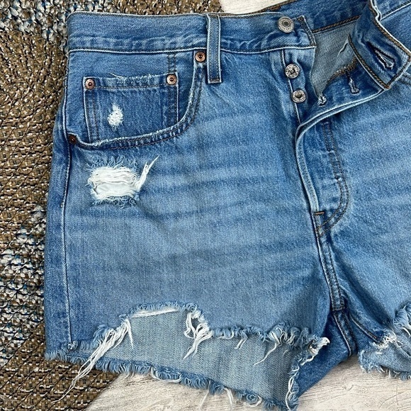 LEVI'S 501 Distressed Destroy Cut-off Jean Shorts Size 31 Button Fly Front Blue - Picture 3 of 17